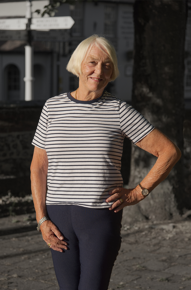 Portrait of Councillor Theresa Smith